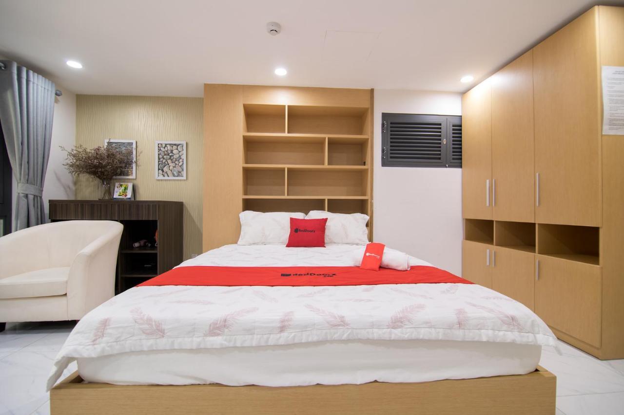 Отель Reddoorz @ Nguyen Dinh Chieu Street Хошимин Экстерьер фото
